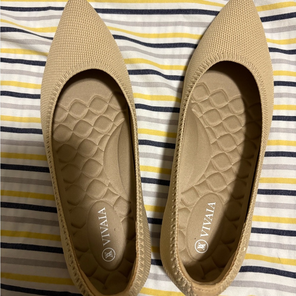 VIVAIA Women's Beige Flats